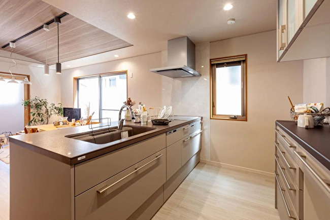 新築は高い…そんな方へ｜中古住宅リノベーションの費用相場と補助金活用ガイド