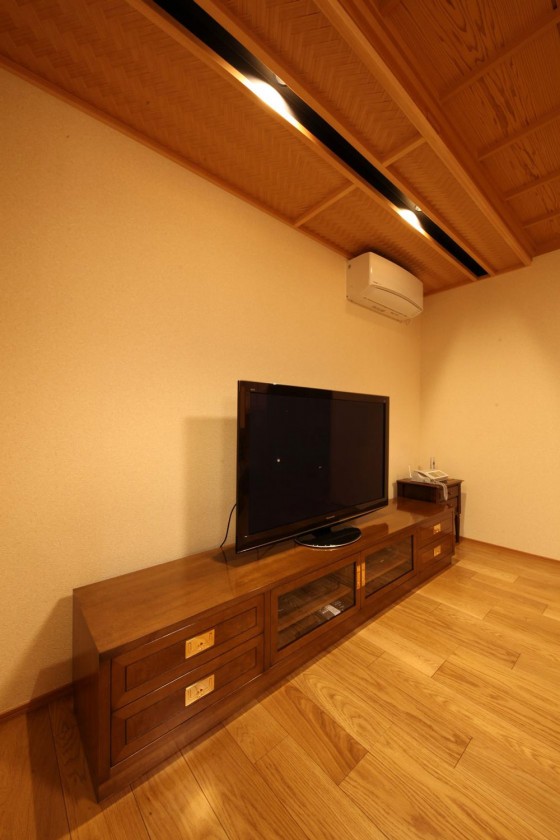 床暖房や天井埋込エアコンで快適空間