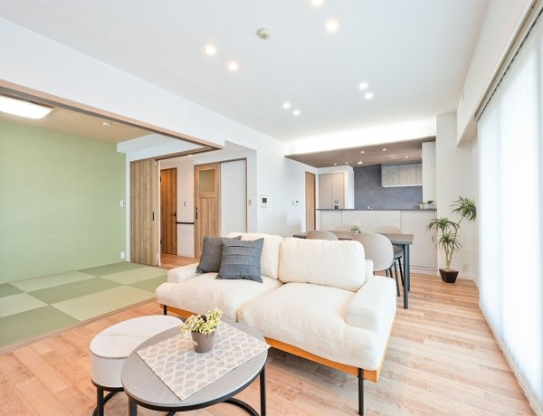 間接照明を施したリビング