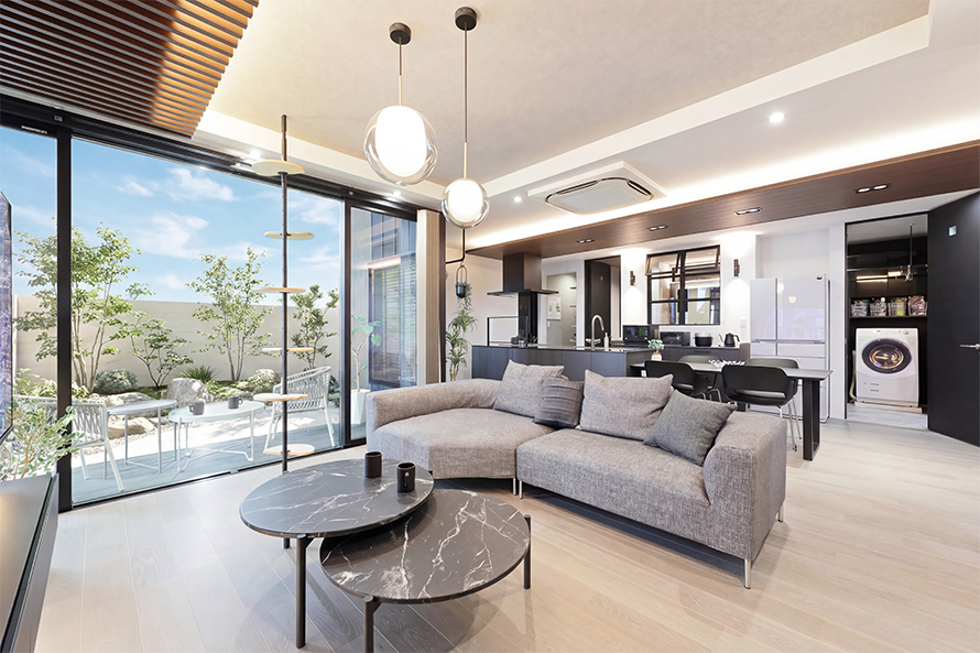 落ち着きと上質さを感じさせるリビング