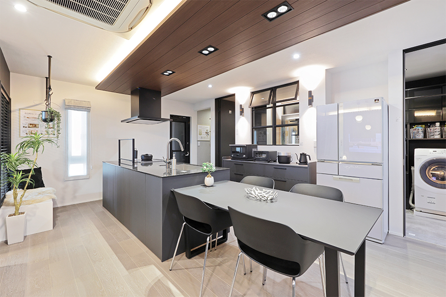 開放感あふれるオープンキッチン