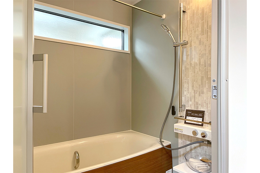 やさしい光に包まれる、くつろぎのバスルーム